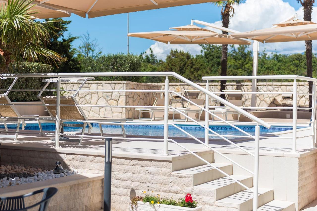 Pool Terrace Sea View Sarkic Apartment Novalja Exterior photo