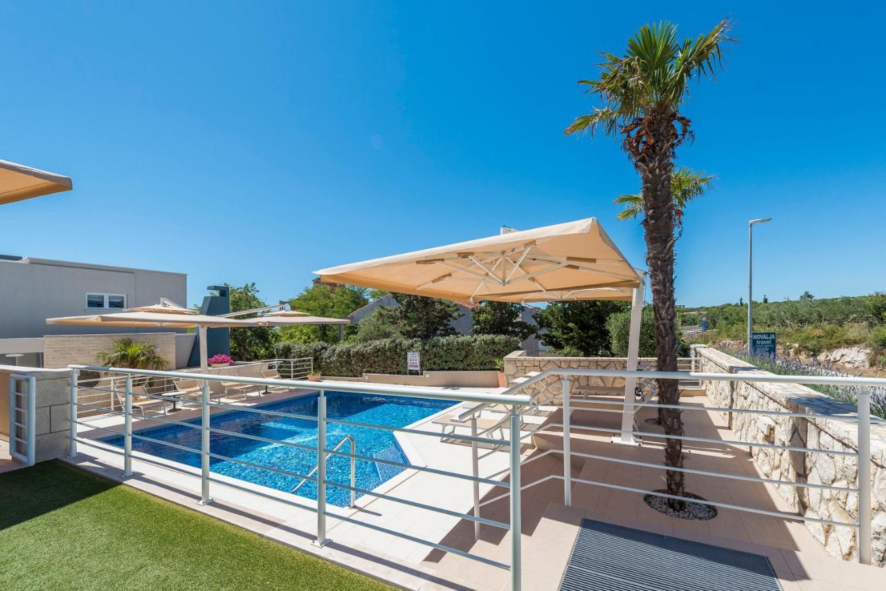 Pool Terrace Sea View Sarkic Apartment Novalja Exterior photo